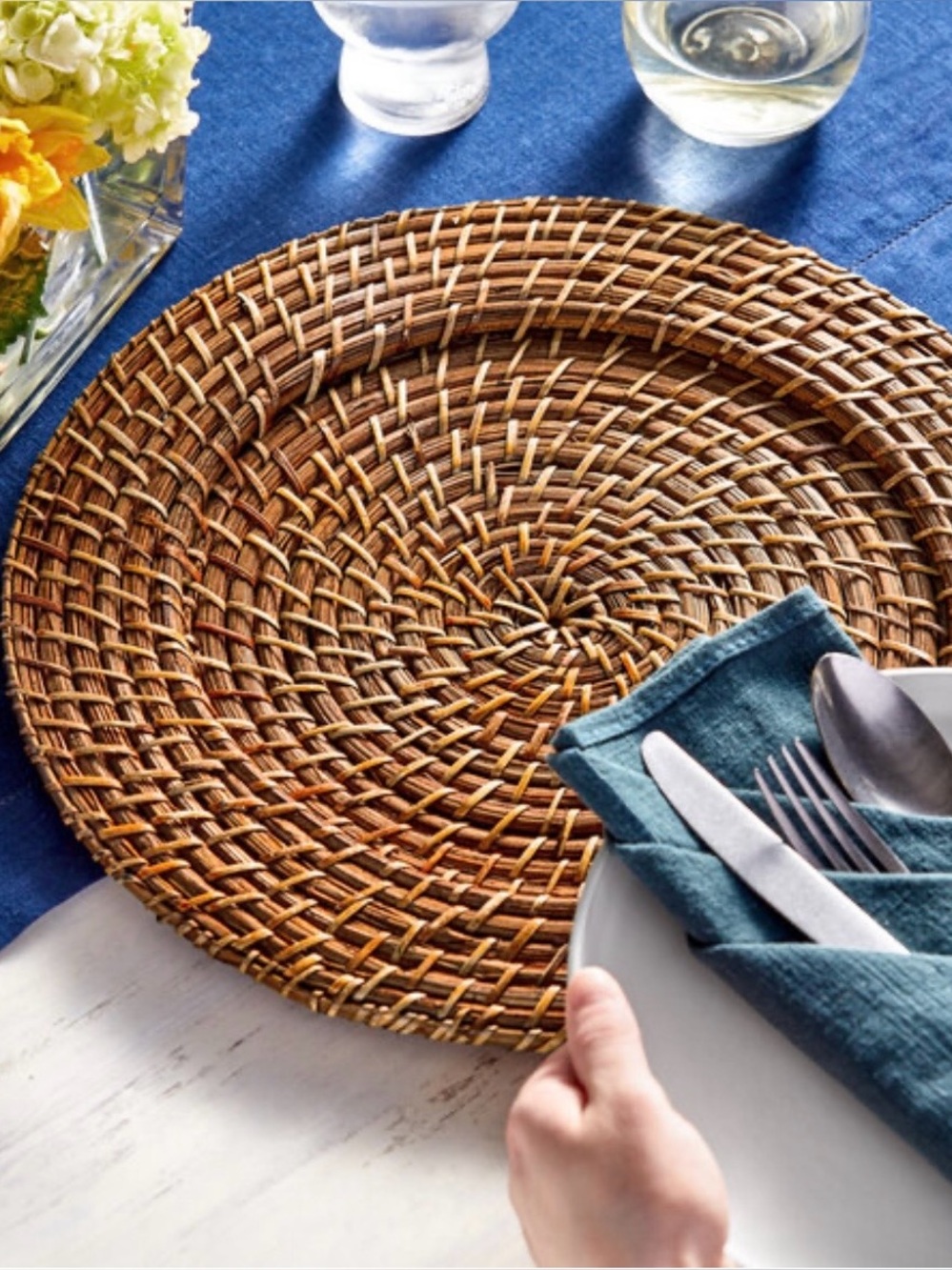 Round Woven Charger Plates (Set of 4)
